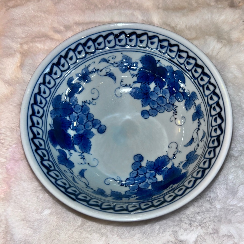 Asian Japanese Arita Porcelain 6” Blue White Grape Leaf Bowl-Japan